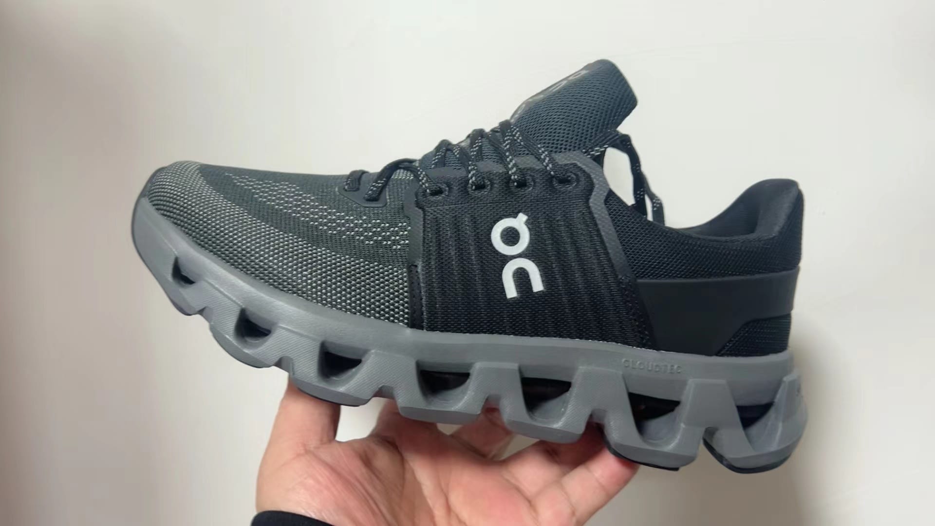 Cloudswift Runner 010